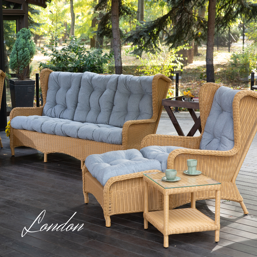 "LONDON LUX LOUNGE" Beige Wicker Outdoor Sofa with 2 Chairs, 2 Poufs And Table - 5 Seat