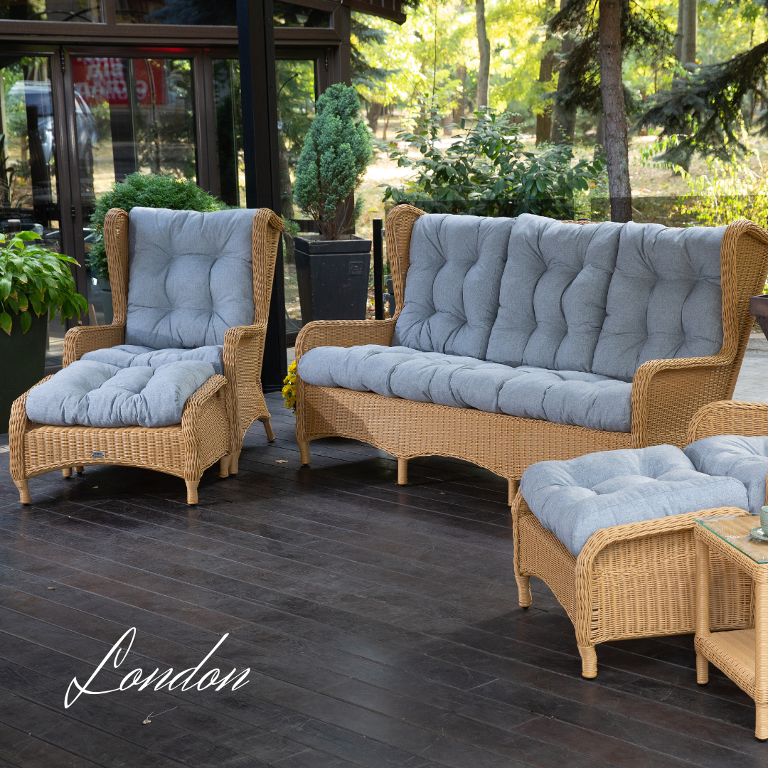 "LONDON LUX LOUNGE" Beige Wicker Outdoor Sofa with 2 Chairs, 2 Poufs And Table - 5 Seat
